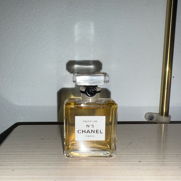 CHANEL Other - CHANEL N°5 Parfum